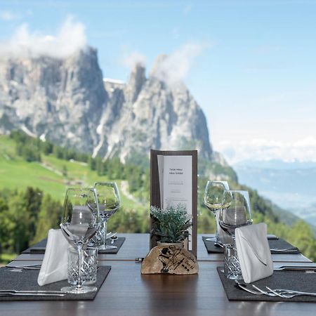 Berghotel Zorzi アルペ・ディ・シウージ エクステリア 写真