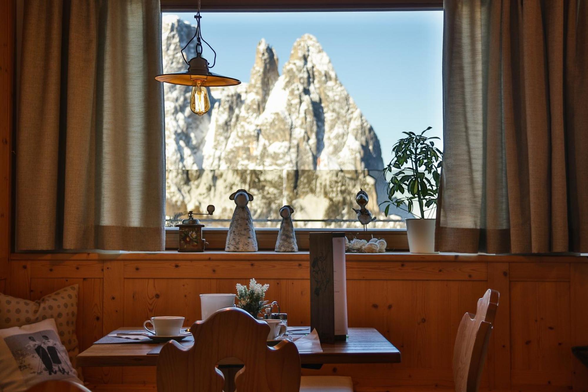 Berghotel Zorzi アルペ・ディ・シウージ エクステリア 写真
